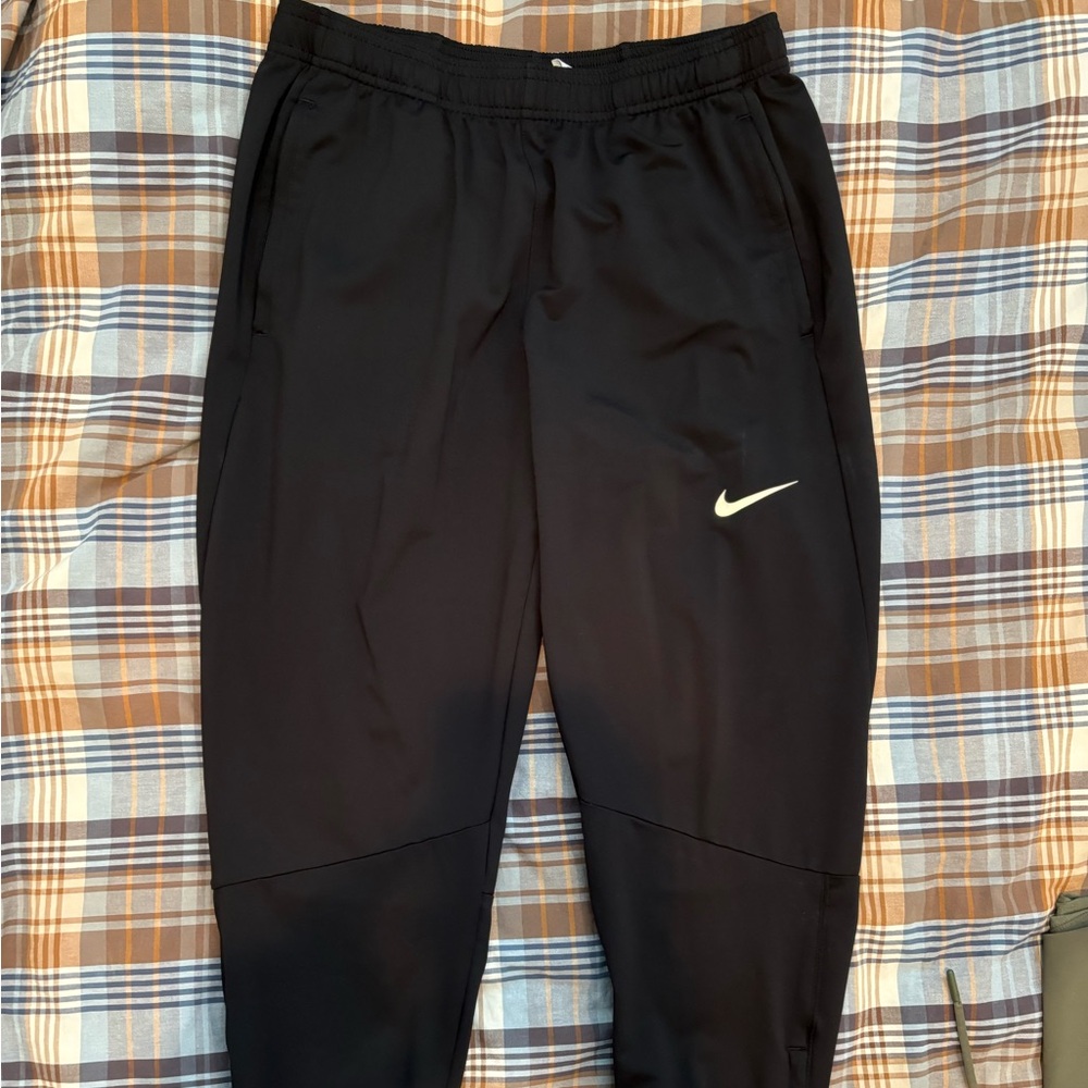 Black Nike sweatpants